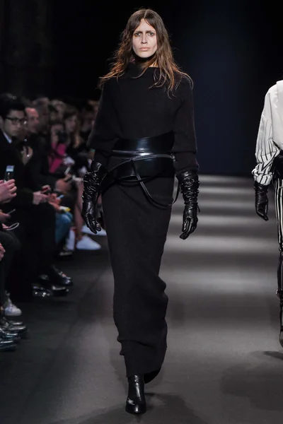 Look 7
